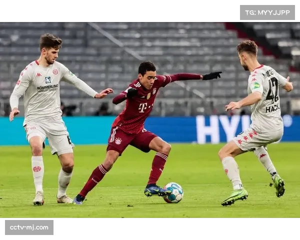 官方:美因茨与36岁的老将队长巴雷罗续约一年